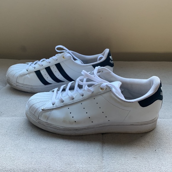 Adidas Stan Smith VS. Superstar Shell Toe Sneakers Size 5.5 - Picture 4 of 16